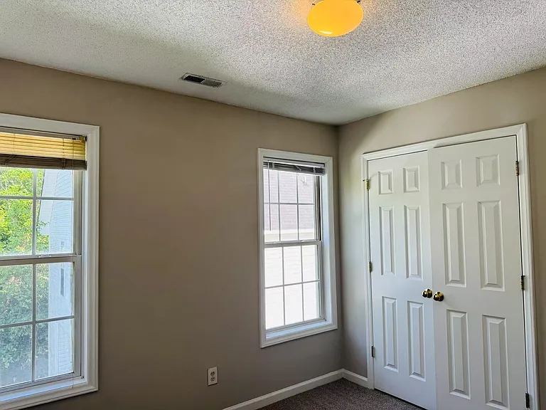 4644 Valley Stream Dr — Photo 9