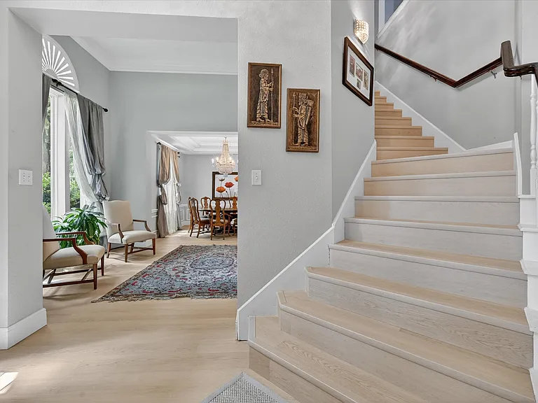 3409 Waterbury Ct — Photo 4