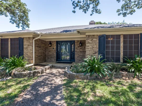 801 Larkspur Ln, Fort Worth, TX 76112