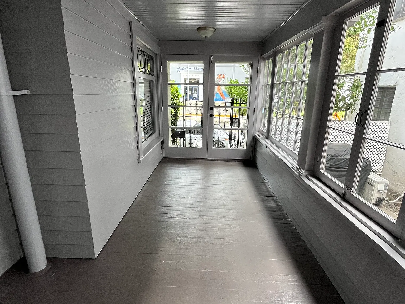 3 bed, 1636 sqft, $3,975 — Photo 4