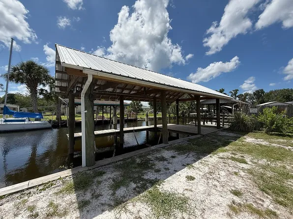 109 Mulberry St, Satsuma, FL 32189