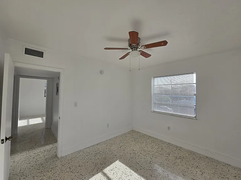 8315 NE Miami Ct #4 — Photo 9