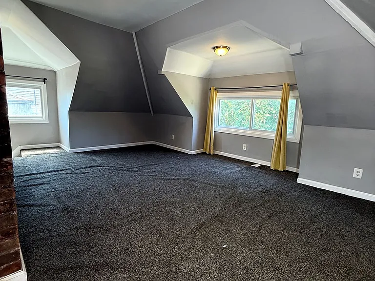 151 Calvert St — Photo 37