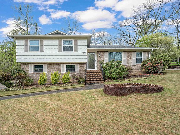 2nd image of 1118 Mountain Oaks Dr