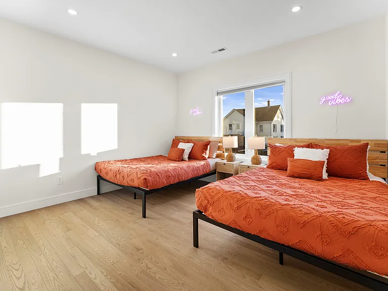 21 Bolton St #2 — Photo 18