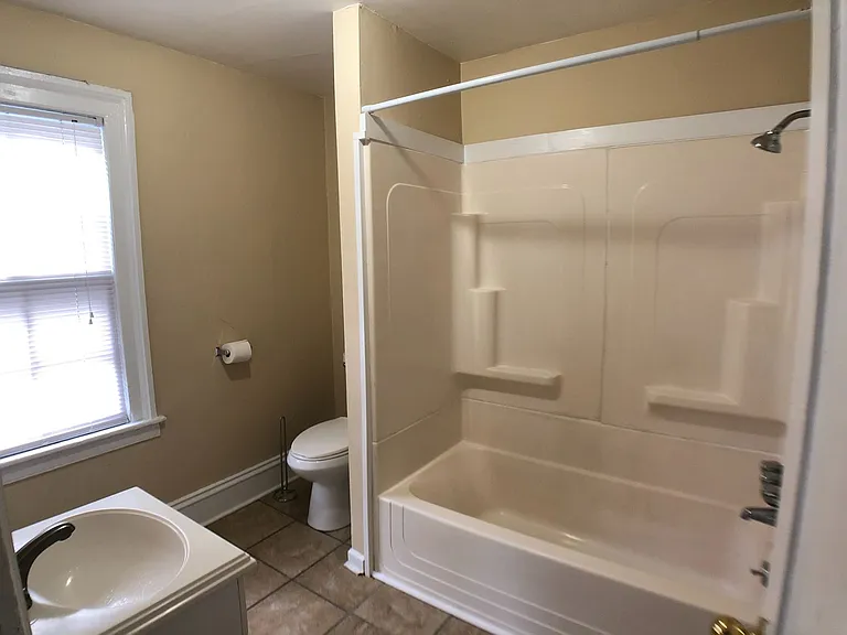 777 South Avenue — Photo 14