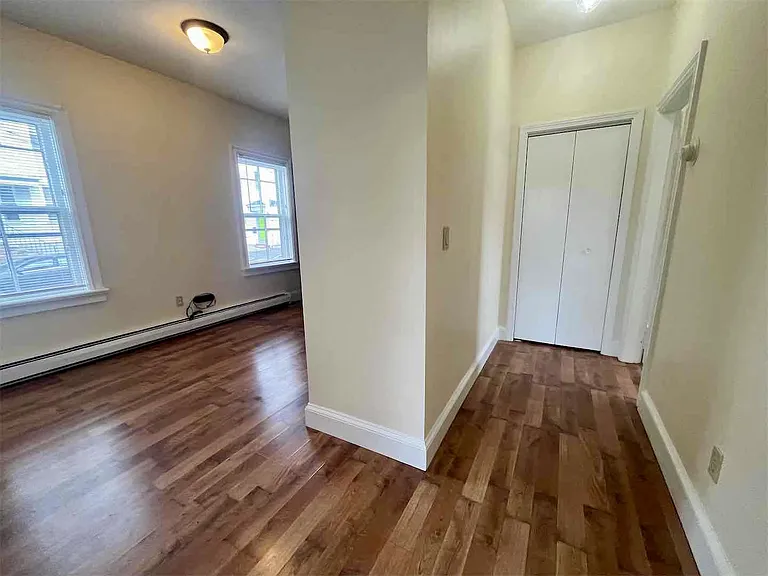 61 Furnace St #1R — Photo 2