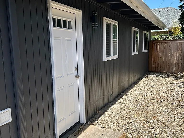 582 Cardinal Way — Photo 4