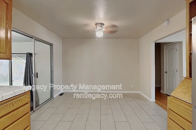 3 bed, 2.0 bath, 1256 sqft, $2,595 — Photo 4