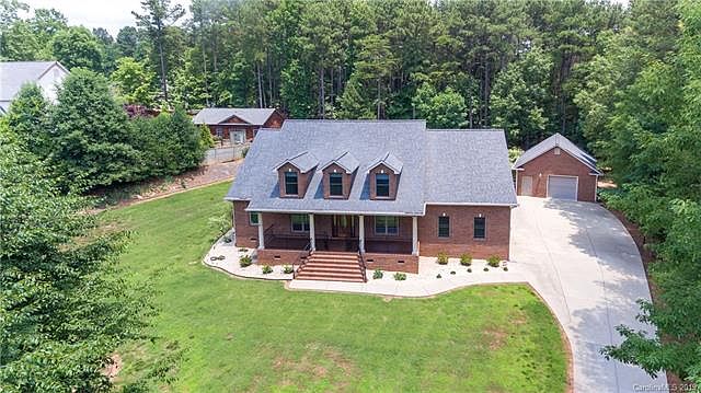 1st image of 182 Broadview Cir #12