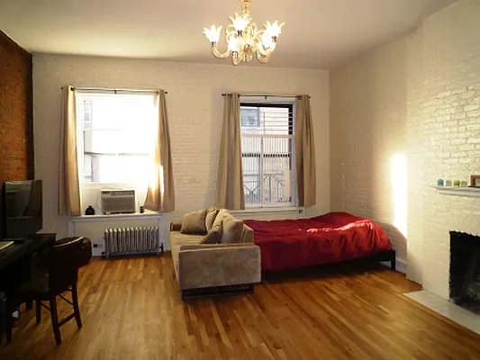 Rented by Friedman Roth Realty | media 22