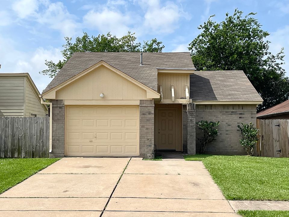 1st image of 19927 Mountain Dale Dr