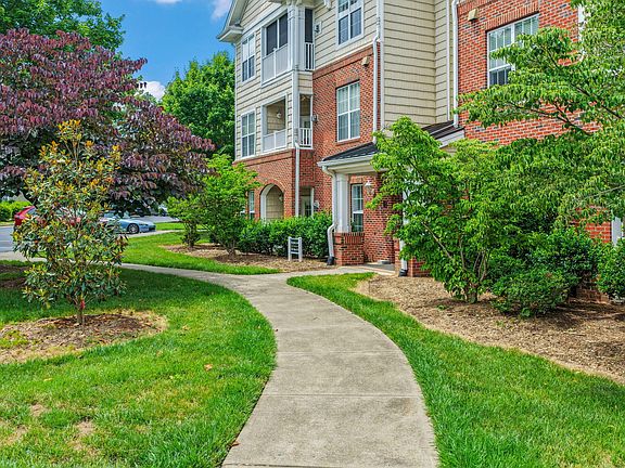 2nd image of 1423 Arborgate Cir