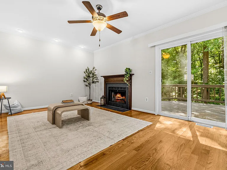 6088 Heatherwood Dr — Photo 3