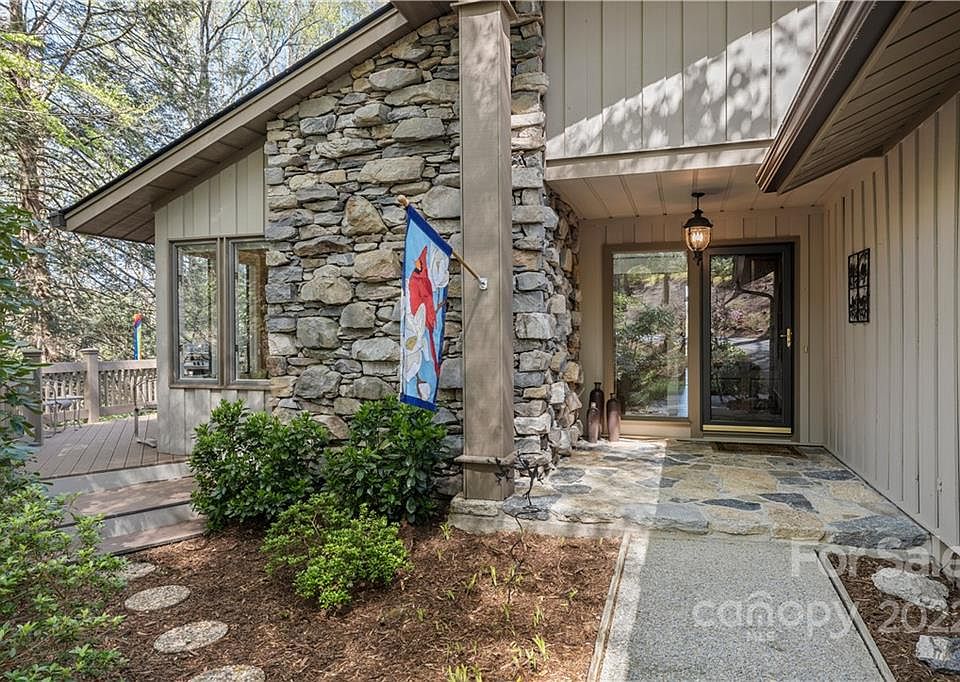 1st image of 211 Estate Dr
