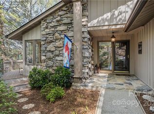 211 Estate Dr, Hendersonville, NC 28739