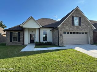 221 Woodhaven Rd, Youngsville, LA 70592