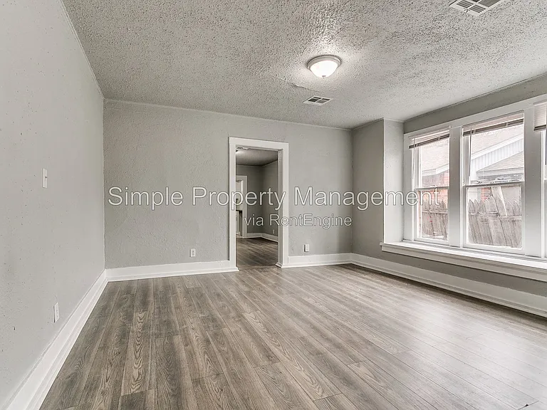 1728 NE Euclid St — Photo 7