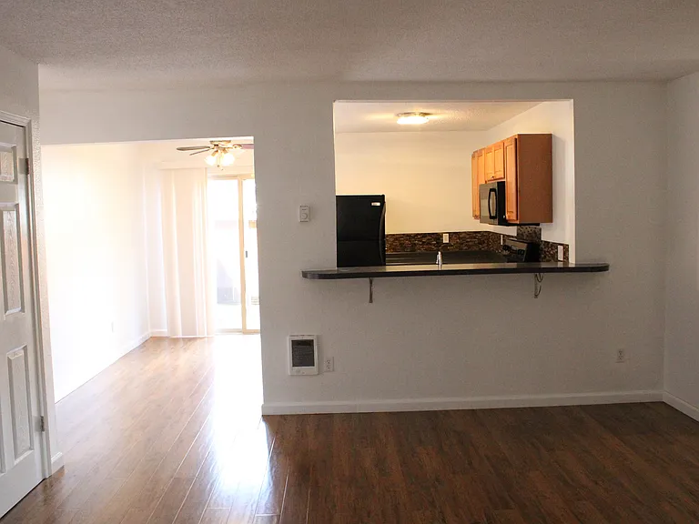 400-406 NE 63rd Ave #402 — Photo 13