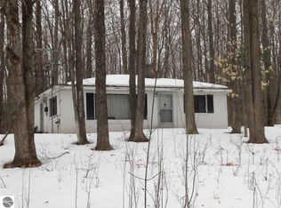 19074 Birch View Trl, Lake Ann, MI 49650