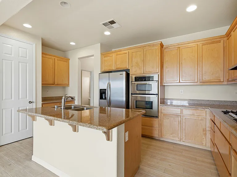 5206 Fioli Loop — Photo 34