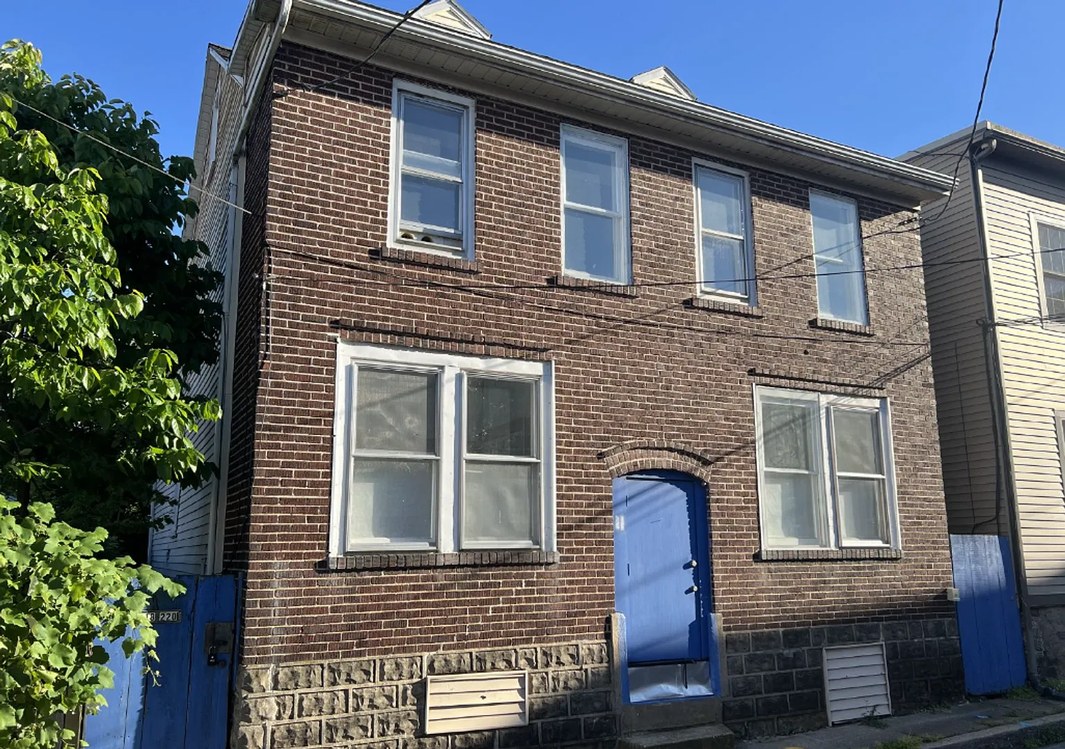 Available Now! One Of A Kind Home In Easton! — Photo 1