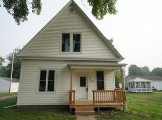 204 W Walnut St, Pierceton, IN 46562