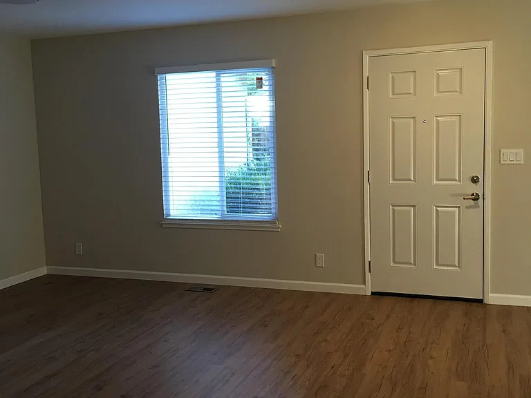 4483 Silverberry Ct — Photo 3