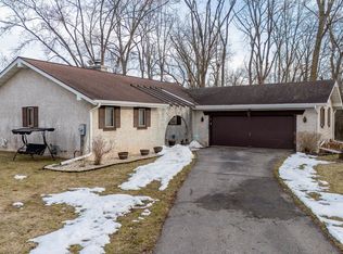 4056 Apple Ln, Oshkosh, WI 54902