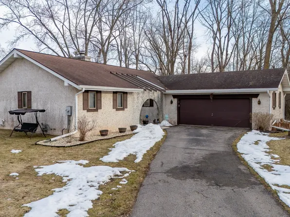 4056 Apple Ln, Oshkosh, WI 54902