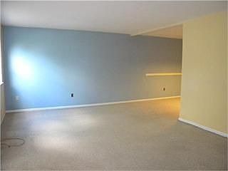 5th image of 102 Somerset Dr