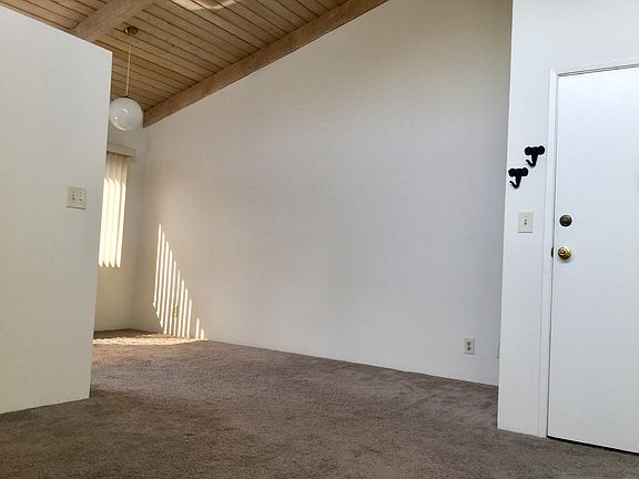 5th image of 2493 1/2 S Barrington Ave