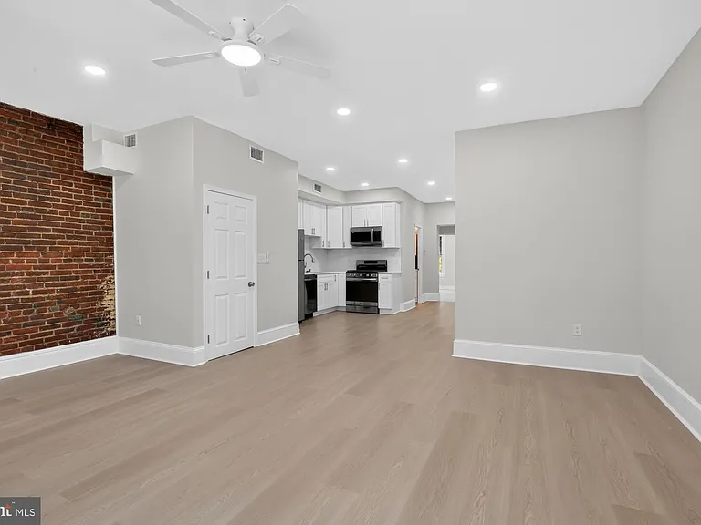 630 N 2nd St #2 — Photo 8