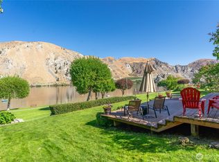 365 Lake Front Dr, Orondo, WA 98843