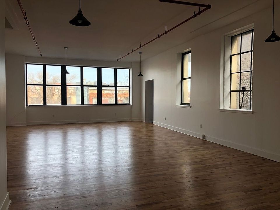 1st image of 47 Thames St #34
