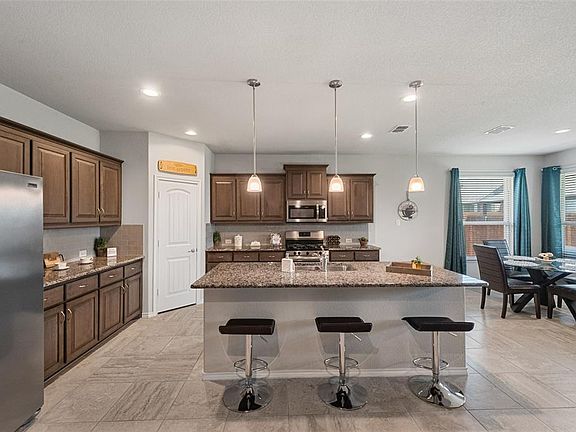 4th image of 2440 Clay Creek Ln