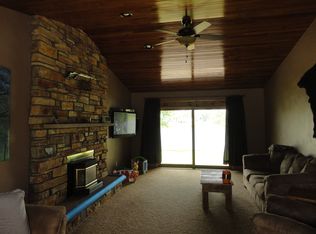 212 Lakeshore Dr, Hortonville, WI 54944