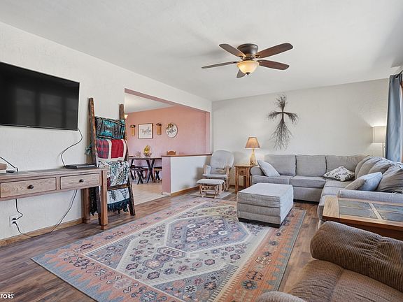 3rd image of 105 E Main St