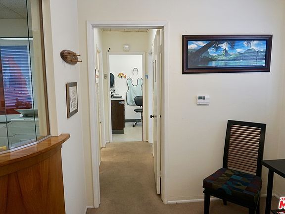 4th image of 2827 East Broadway