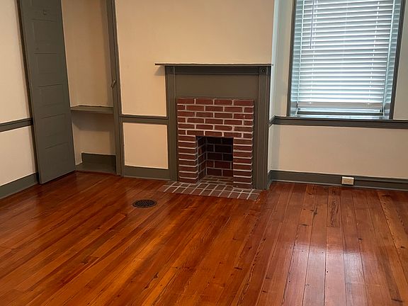 3rd image of 2156 Buchanan Trl W
