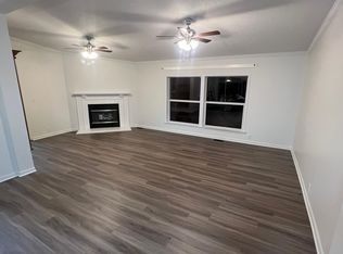 2086 White Bluff Rd, Burns, TN 37029