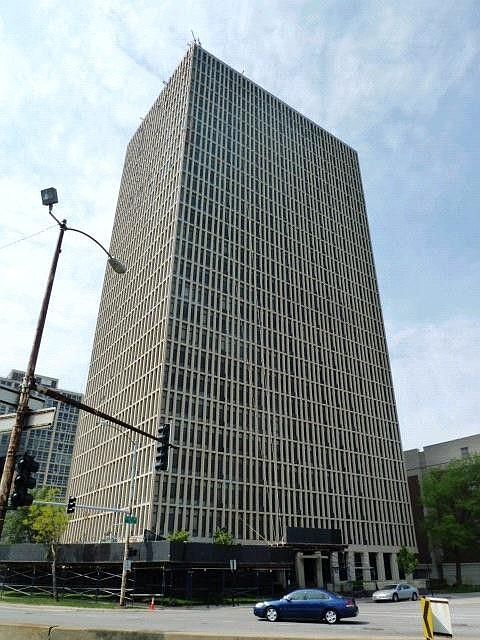 2nd image of 6700 S South Shore Dr APT 25G