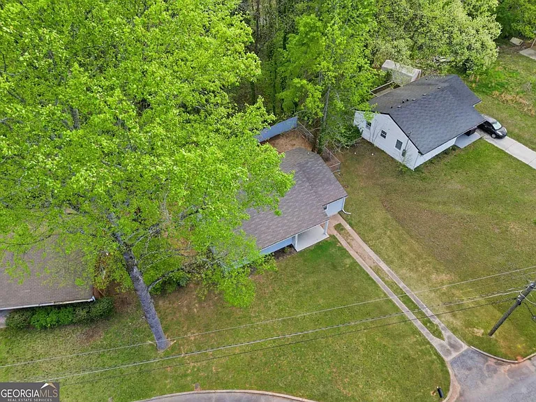 1735 Carter Cir — Photo 32
