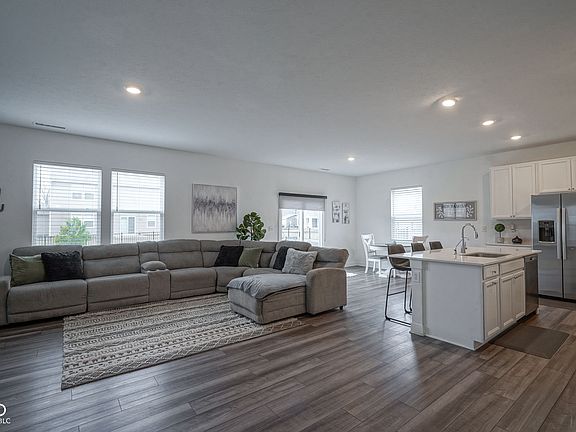 4th image of 8545 Strabet Dr