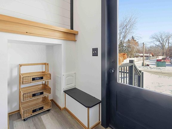 3rd image of 414 SE 14th St