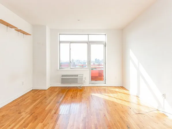 186 Noll Street image 3 of 11