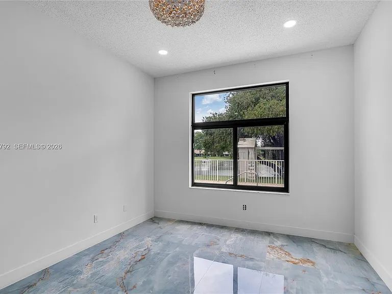 758 Lake Wellington Dr — Photo 18