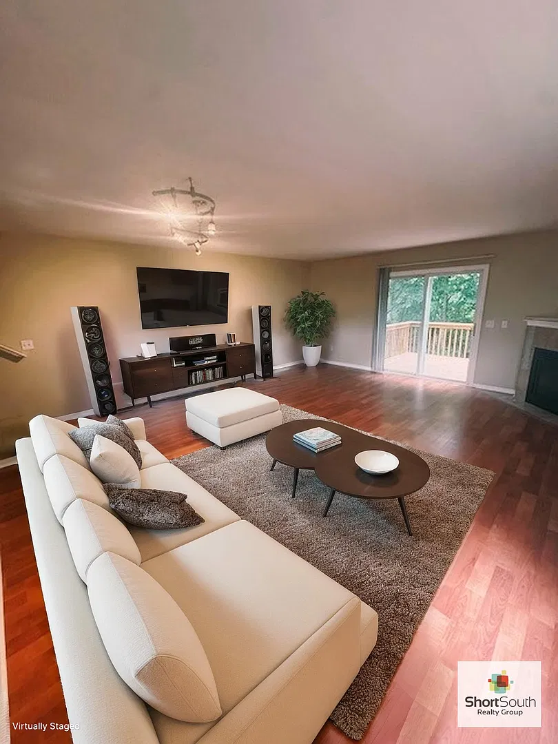 1784 Park Trl NE — Photo 1