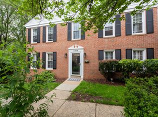 11868 Saint Trinians Ct, Reston, VA 20191