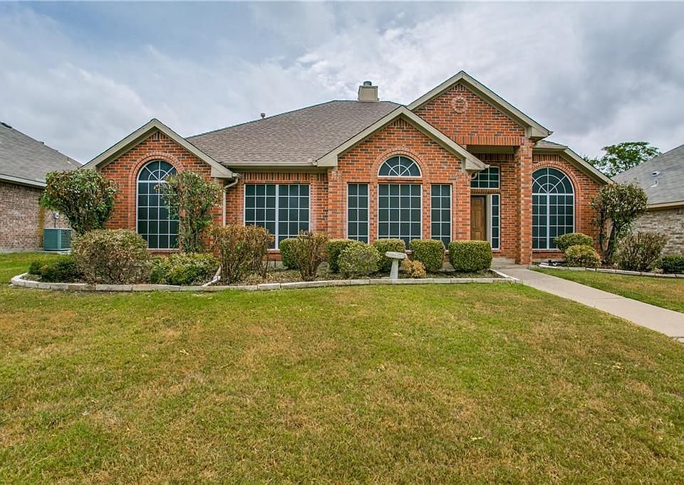 1st image of 2214 Fallen Wood Dr